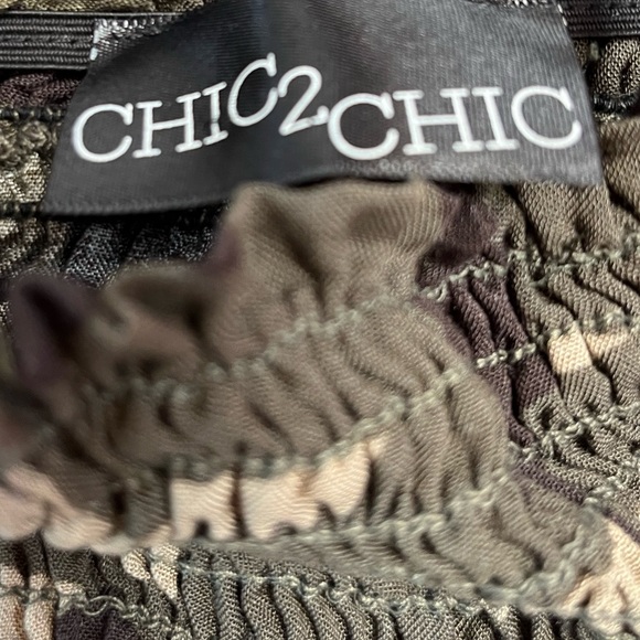 Chic2Chic Tops - Picture 3 of 5